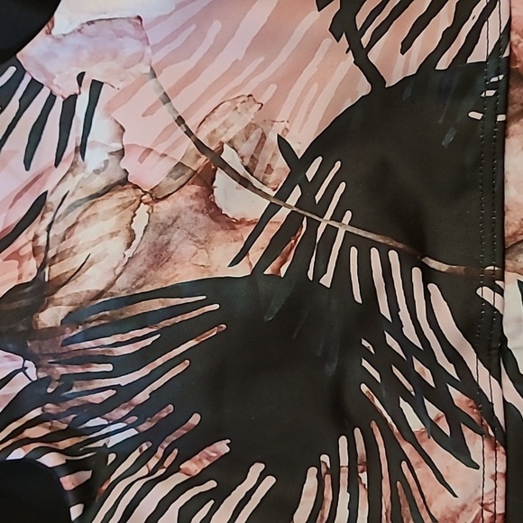 Jules & Nolan Size L High Necked Floral Printed Zip Up Sports Bra - Picture 3 of 7